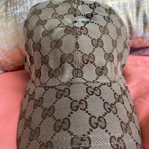 Gucci hat in great condition